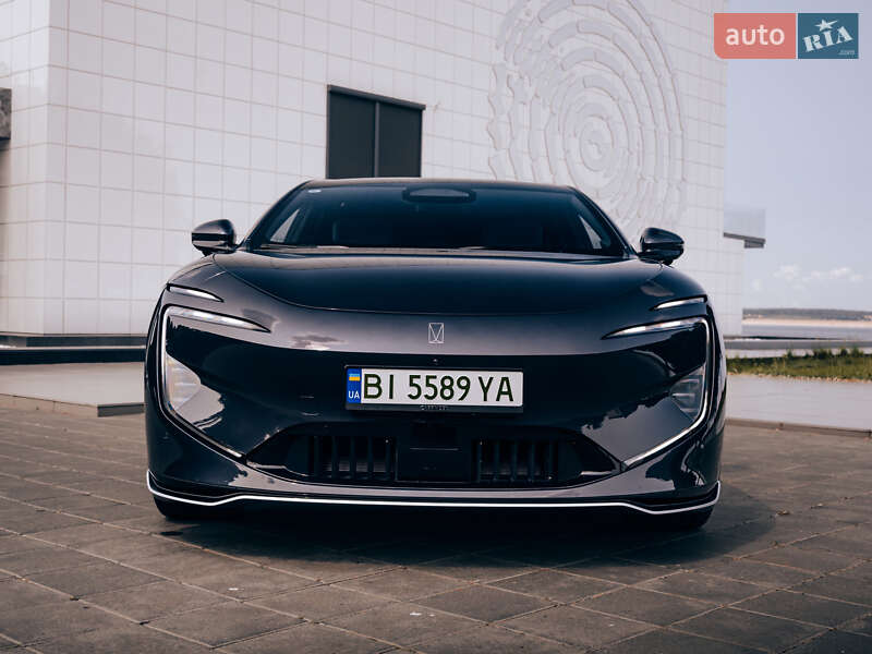 Лифтбек Avatr 12 2024 в Киеве