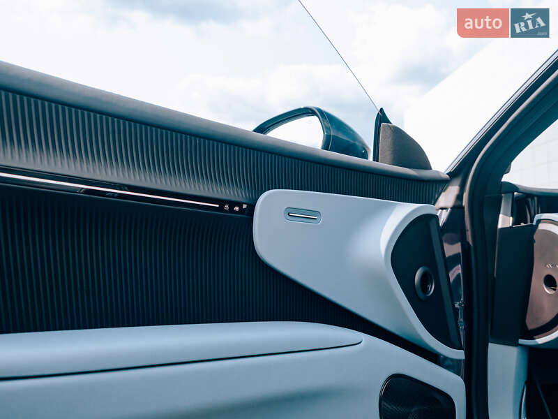 Лифтбек Avatr 12 2024 в Киеве