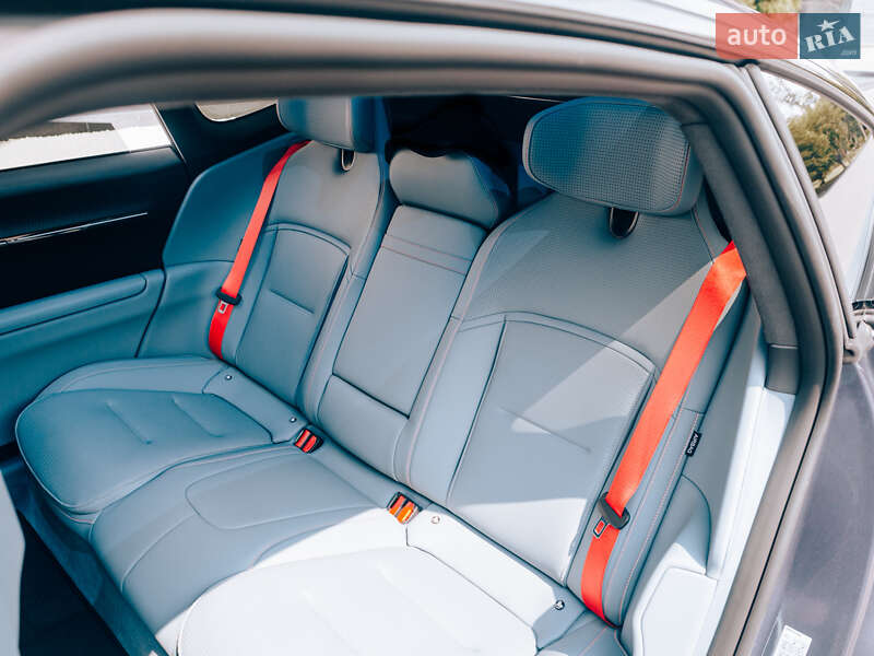 Лифтбек Avatr 12 2024 в Киеве