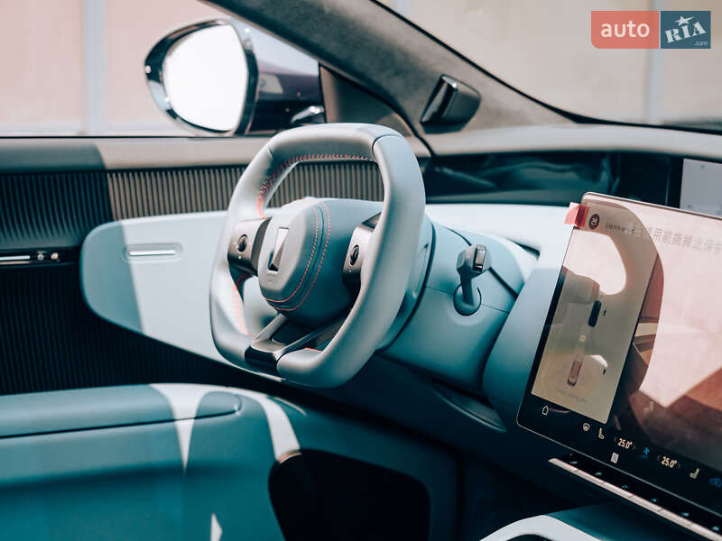 Лифтбек Avatr 12 2024 в Киеве