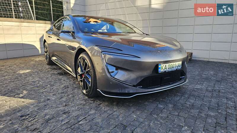 Седан Avatr 12 2024 в Киеве