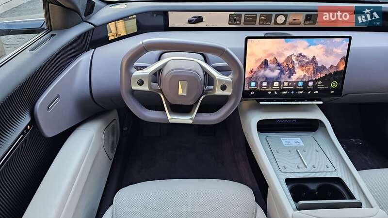 Седан Avatr 12 2024 в Киеве