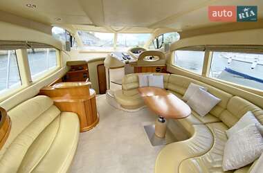 Моторна яхта Azimut Benetti 2002 в Києві