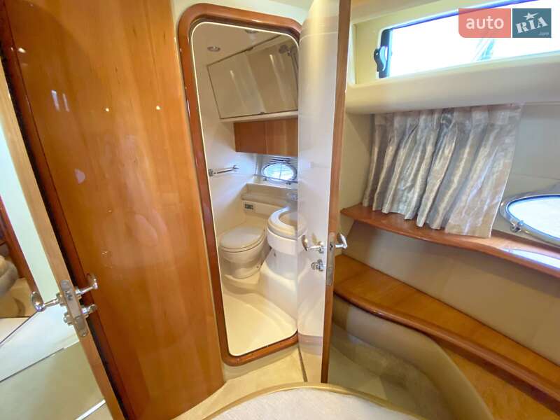 Моторна яхта Azimut Benetti 2002 в Києві