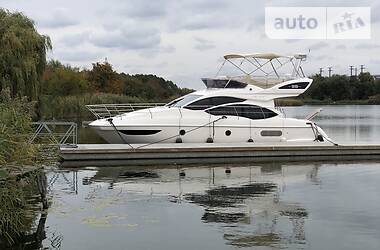 Моторна яхта Azimut Flybridge-Range 2011 в Києві