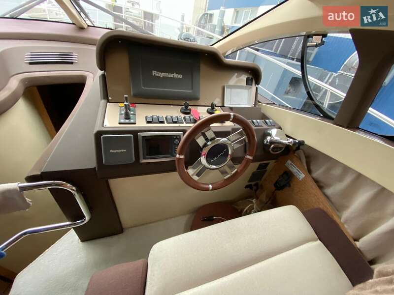 Моторная яхта Azimut Flybridge-Range 2011 в Киеве