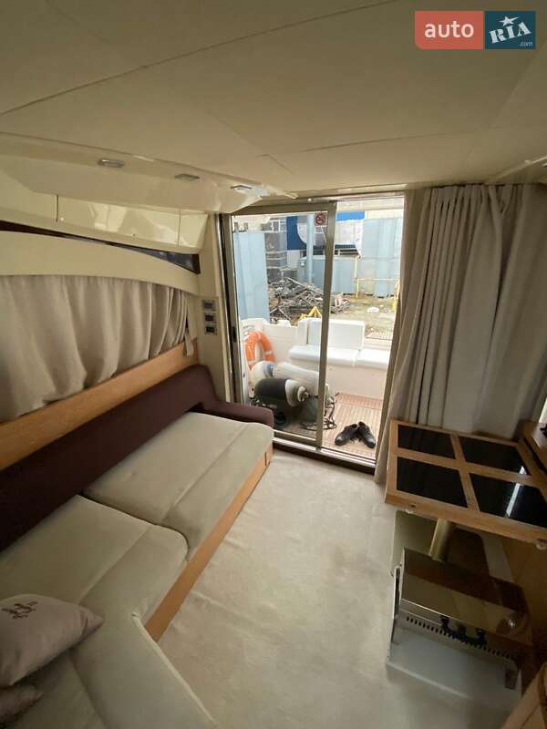 Моторная яхта Azimut Flybridge-Range 2011 в Киеве