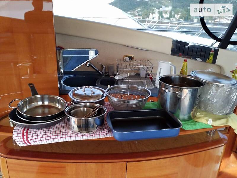 Моторная яхта Azimut Flybridge-Range 2005 в Киеве