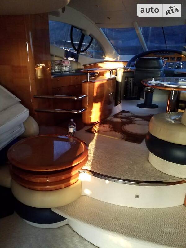 Моторная яхта Azimut Flybridge-Range 2005 в Киеве