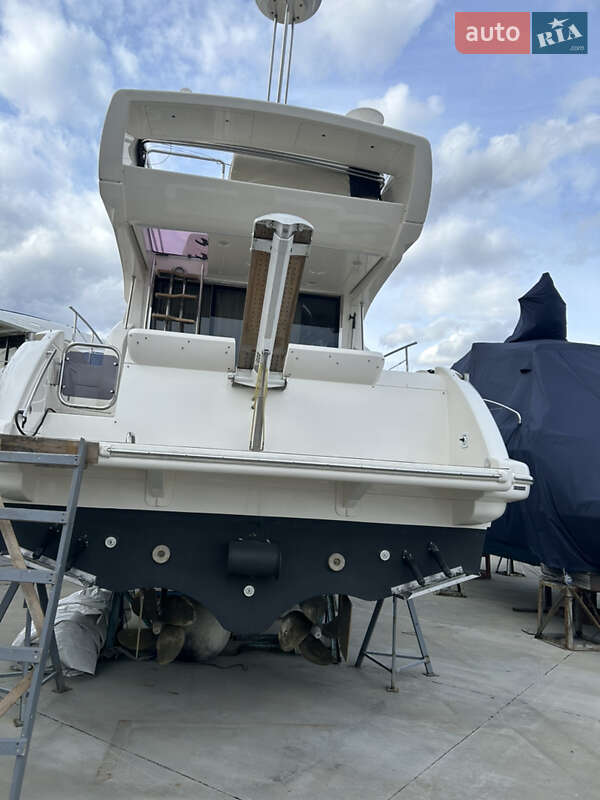 Моторна яхта Azimut Flybridge-Range 2011 в Києві фото 19 Моторна яхта Azimut Flybridge-Range 2011 в Києві