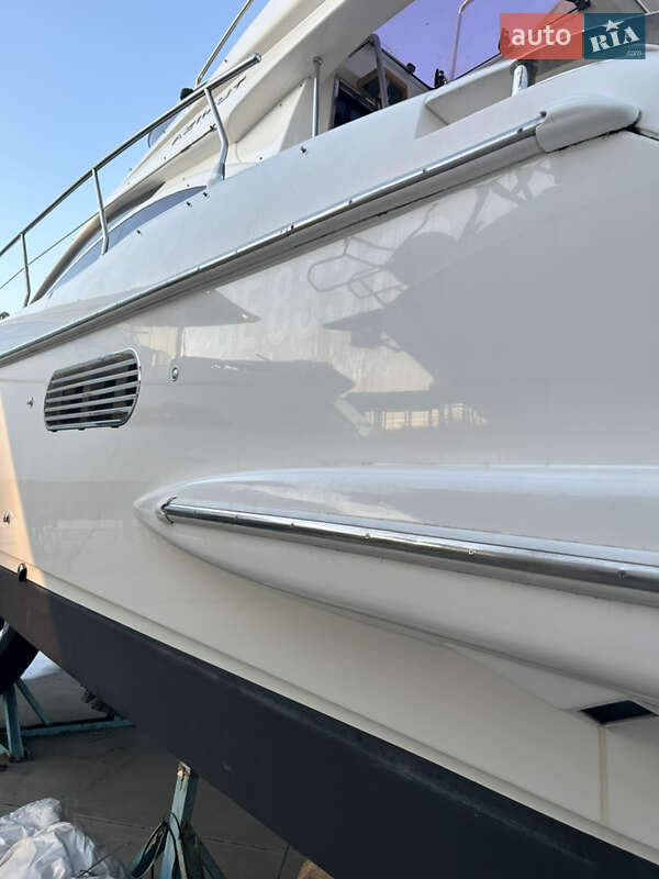 Моторна яхта Azimut Flybridge-Range 2011 в Києві фото 25 Моторна яхта Azimut Flybridge-Range 2011 в Києві
