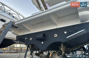 Моторна яхта Azimut Flybridge-Range 2011 в 