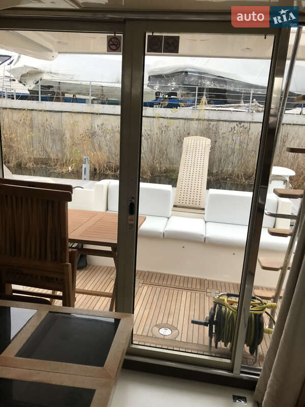 Моторна яхта Azimut Flybridge-Range 2011 в Києві фото 37 Моторна яхта Azimut Flybridge-Range 2011 в Києві