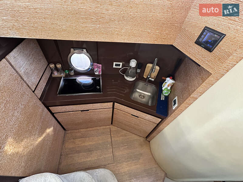 Моторна яхта Azimut Flybridge-Range 2011 в Києві фото 43 Моторна яхта Azimut Flybridge-Range 2011 в Києві