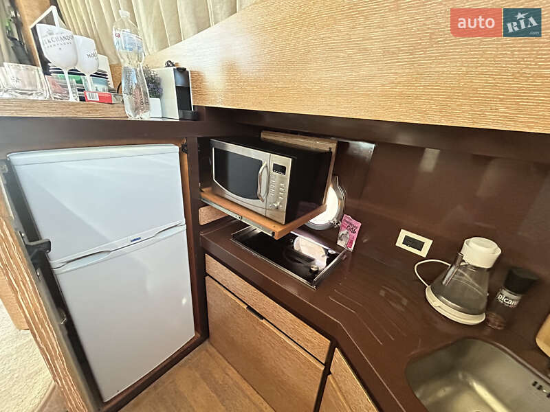 Моторна яхта Azimut Flybridge-Range 2011 в Києві фото 45 Моторна яхта Azimut Flybridge-Range 2011 в Києві