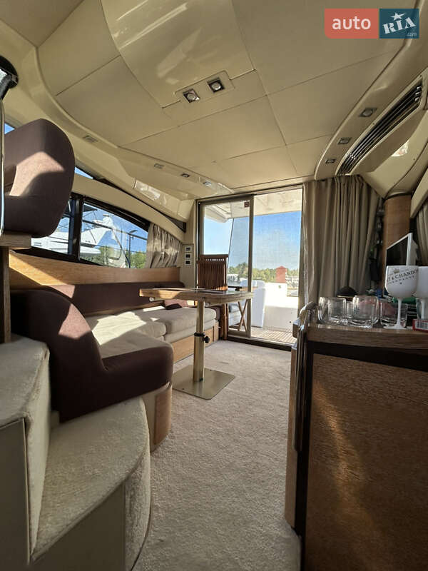 Моторна яхта Azimut Flybridge-Range 2011 в Києві фото 53 Моторна яхта Azimut Flybridge-Range 2011 в Києві