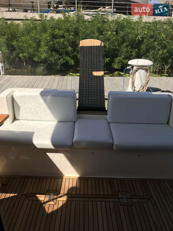 Моторна яхта Azimut Flybridge-Range 2011 в Києві фото 38 Моторна яхта Azimut Flybridge-Range 2011 в Києві