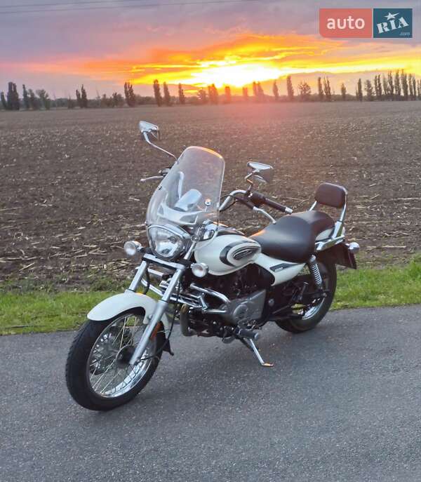 Мотоцикл Круизер Bajaj Avenger 2022 в 