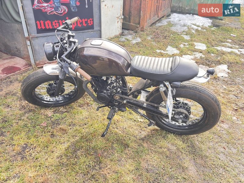 Кафе рейсер Bajaj Boxer 150 2020 в Калиновке