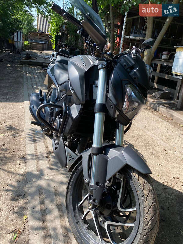 Мотоцикл Спорт-туризм Bajaj Dominar 400 2024 в Ромнах