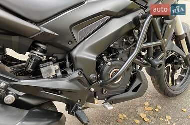 Мотоцикл Без обтекателей (Naked bike) Bajaj Dominar D400 2022 в Броварах