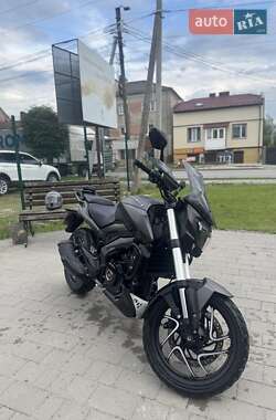 Кафе рейсер Bajaj Dominar D400 2024 в 