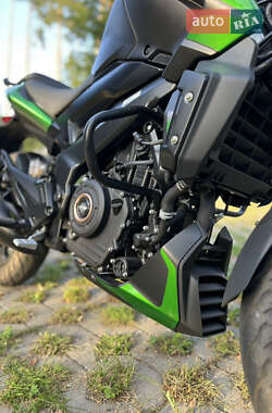 Мотоцикл Без обтекателей (Naked bike) Bajaj Dominar D400 2020 в 
