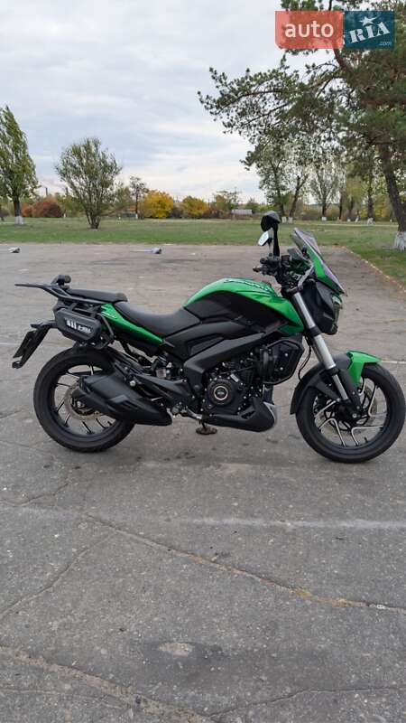 Мотоцикл Без обтекателей (Naked bike) Bajaj Dominar D400 2024 в Днепре