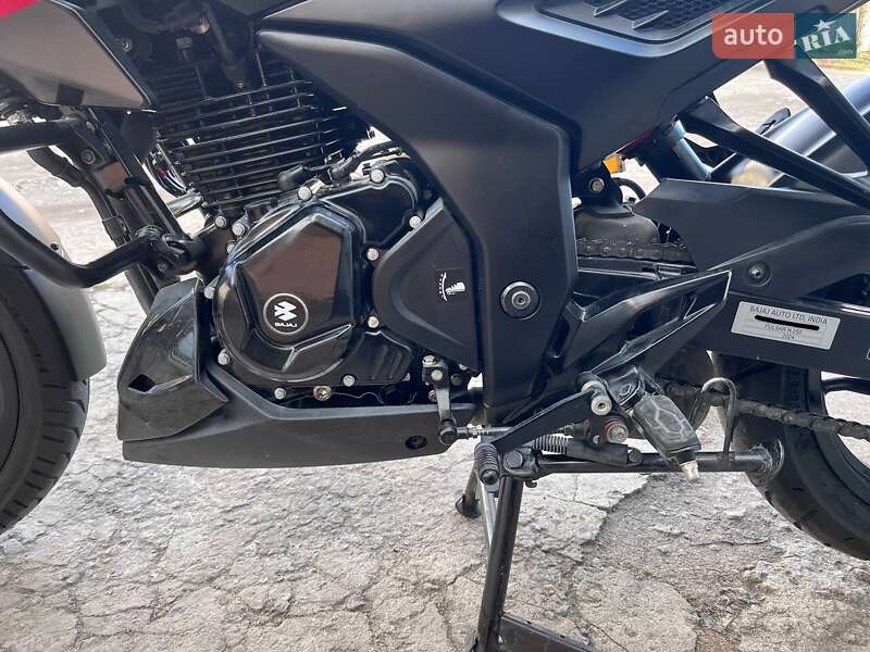 Мотоцикл Без обтекателей (Naked bike) Bajaj Pulsar N250 2024 в Днепре фото 13 Мотоцикл Без обтекателей (Naked bike) Bajaj Pulsar N250 2024 в Днепре