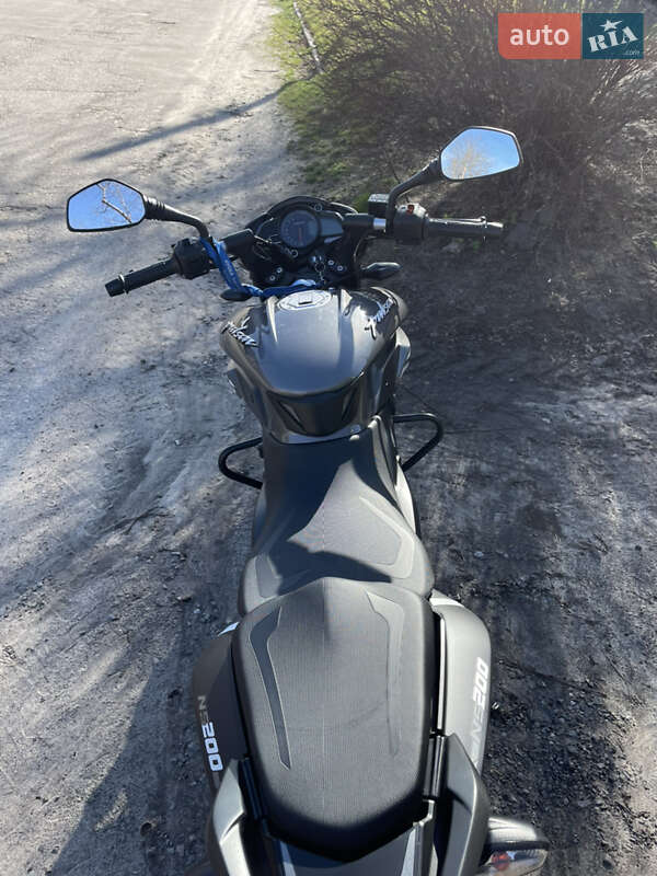 Мотоцикл Без обтекателей (Naked bike) Bajaj Pulsar NS200 2023 в Зенькове фото 3 Мотоцикл Без обтекателей (Naked bike) Bajaj Pulsar NS200 2023 в Зенькове
