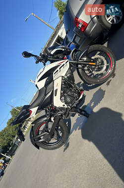 Мотоцикл Спорт-туризм Bajaj Pulsar NS200 2023 в 