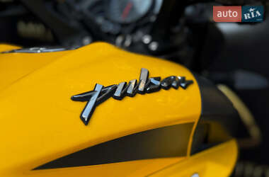 Мотоцикл Туризм Bajaj Pulsar NS200 2019 в 