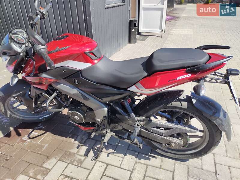 Мотоцикл Без обтікачів (Naked bike) Bajaj Pulsar NS200 2024 в Луцьку фото 5 Мотоцикл Без обтікачів (Naked bike) Bajaj Pulsar NS200 2024 в Луцьку