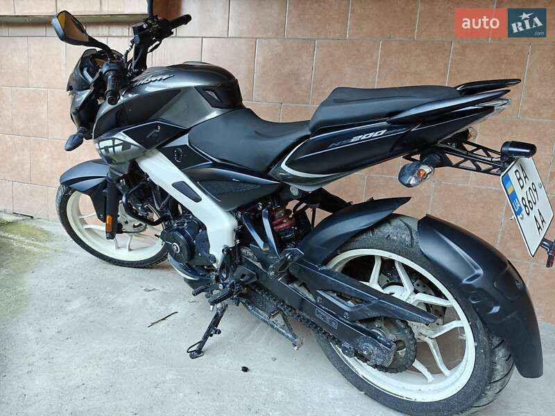 Мотоцикл Без обтікачів (Naked bike) Bajaj Pulsar NS200 2021 в Кропивницькому фото 6 Мотоцикл Без обтікачів (Naked bike) Bajaj Pulsar NS200 2021 в Кропивницькому