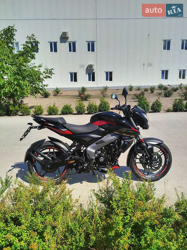 Мотоцикл Многоцелевой (All-round) Bajaj Pulsar NS200 2024 в Коростене