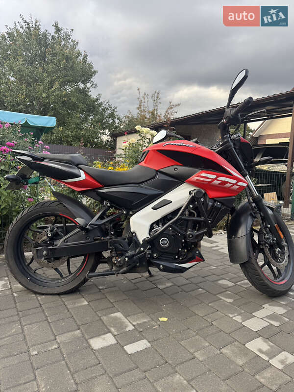 Bajaj Pulsar NS200 2022