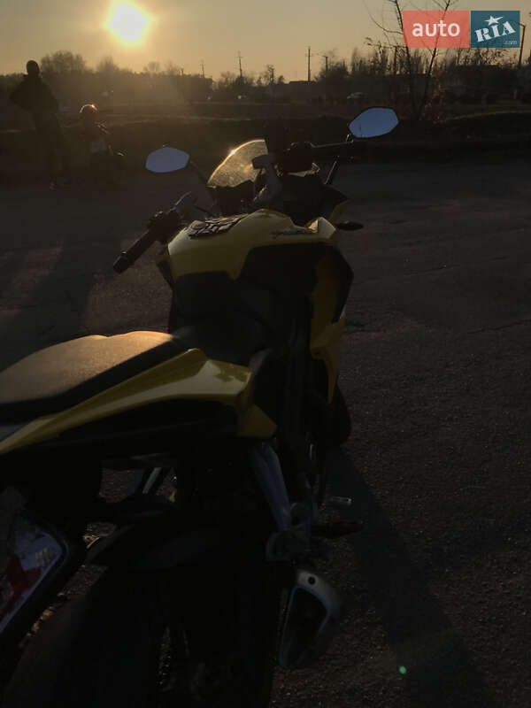 Спортбайк Bajaj Pulsar RS200 2016 в Горішніх Плавнях
