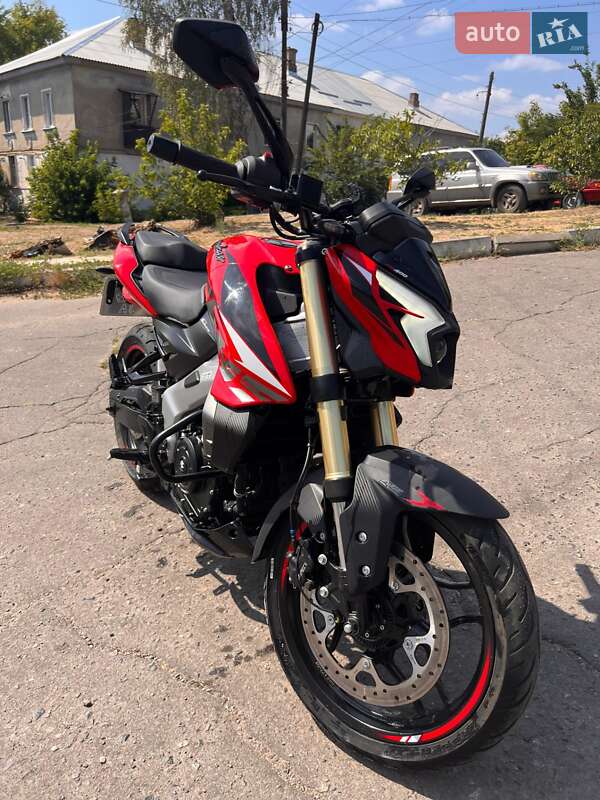 Мотоцикл Багатоцільовий (All-round) Bajaj Pulsar 2024 в Ізюмі