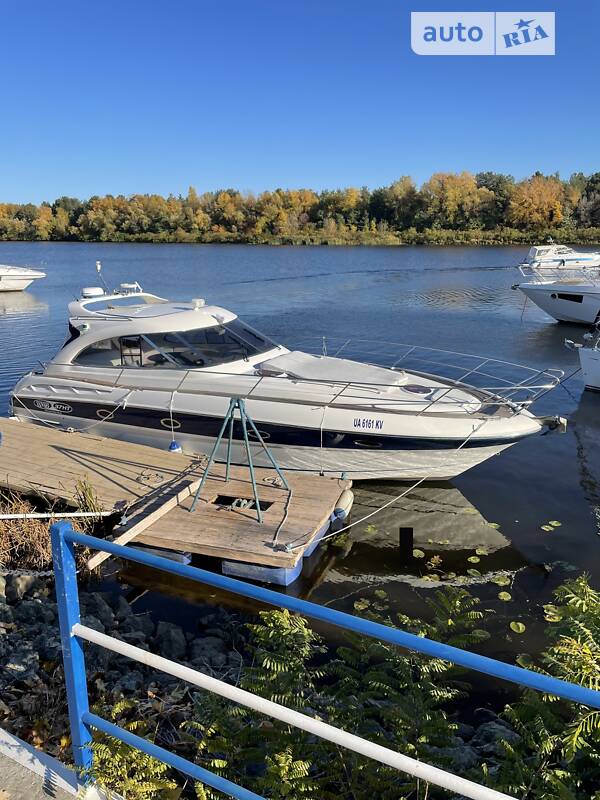Моторна яхта Bavaria Cruiser 2005 в Києві