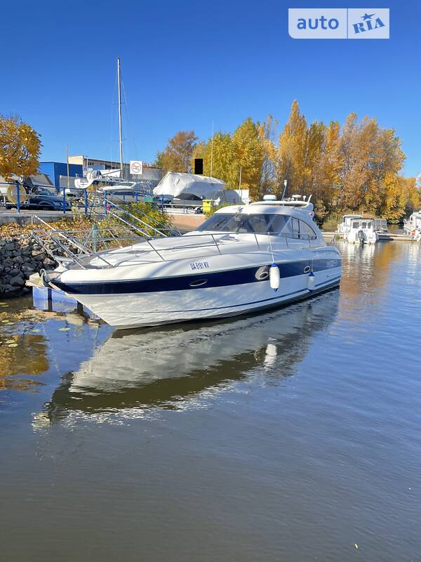 Моторна яхта Bavaria Cruiser 2005 в Києві