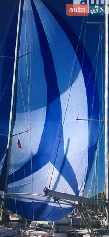 Парусна яхта Bavaria Holiday 2000 в Києві