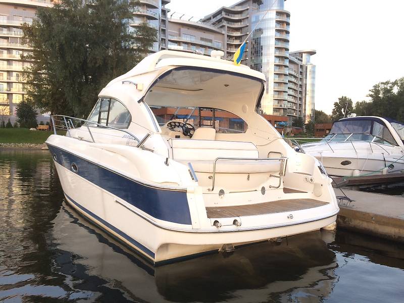 Моторна яхта Bavaria Sport 2009 в Києві