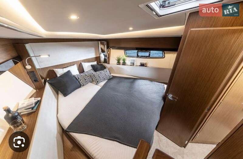 Моторная яхта Bavaria SR41 2022 в Киеве
