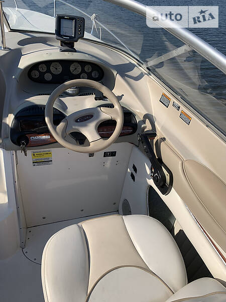 Моторная яхта Bayliner 2352 2001 в Киеве