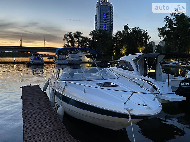 Моторная яхта Bayliner 2352 2001 в Киеве