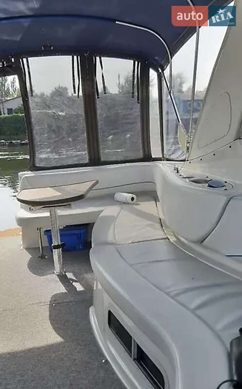 Моторная яхта Bayliner 320 2008 в Киеве