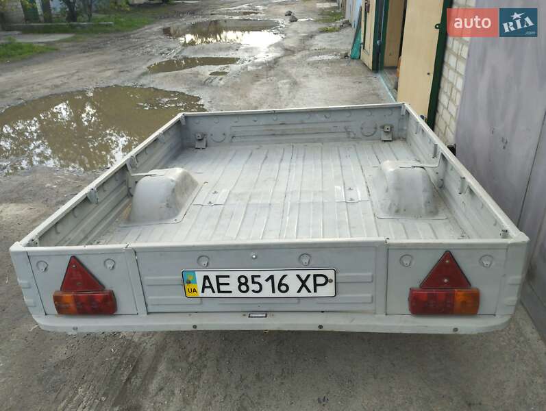 Легковой прицеп БАЗ 8142 1991 в Вольногорске
