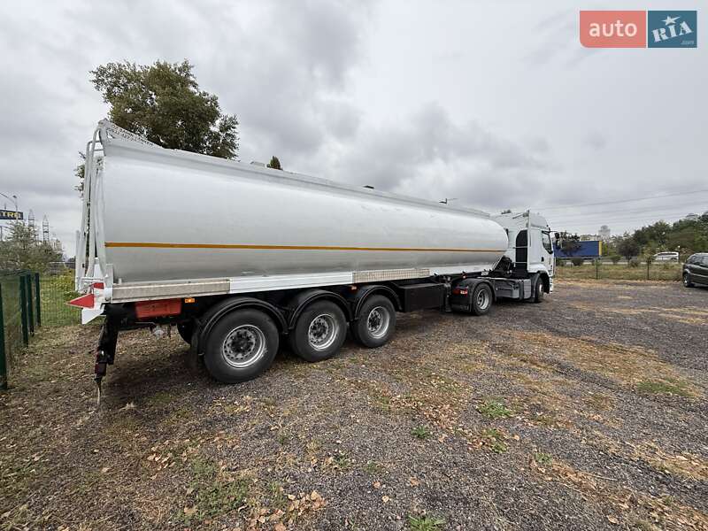 Цистерна Benalu 2S21 2015 в Киеве