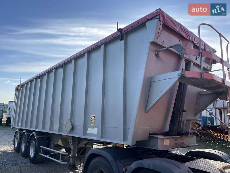 Самоскид напівпричіп Benalu Agriliner 2007 в Вінниці