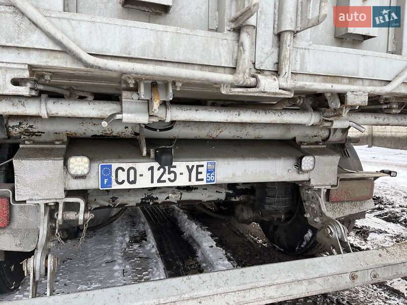 Зерновоз - напівпричіп Benalu Benalu 2008 в Шептицькому